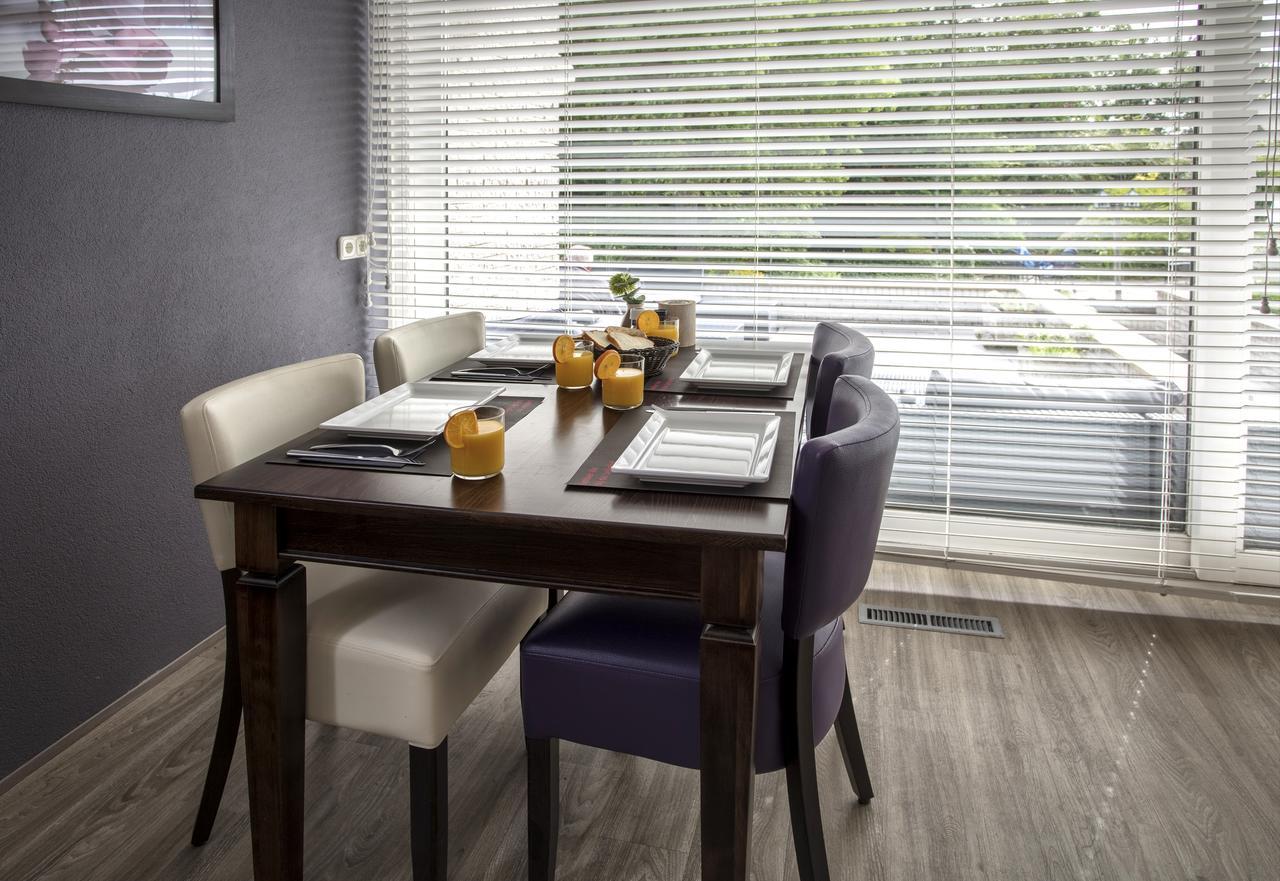 Lodgehotel De Lelie 마쿰 외부 사진